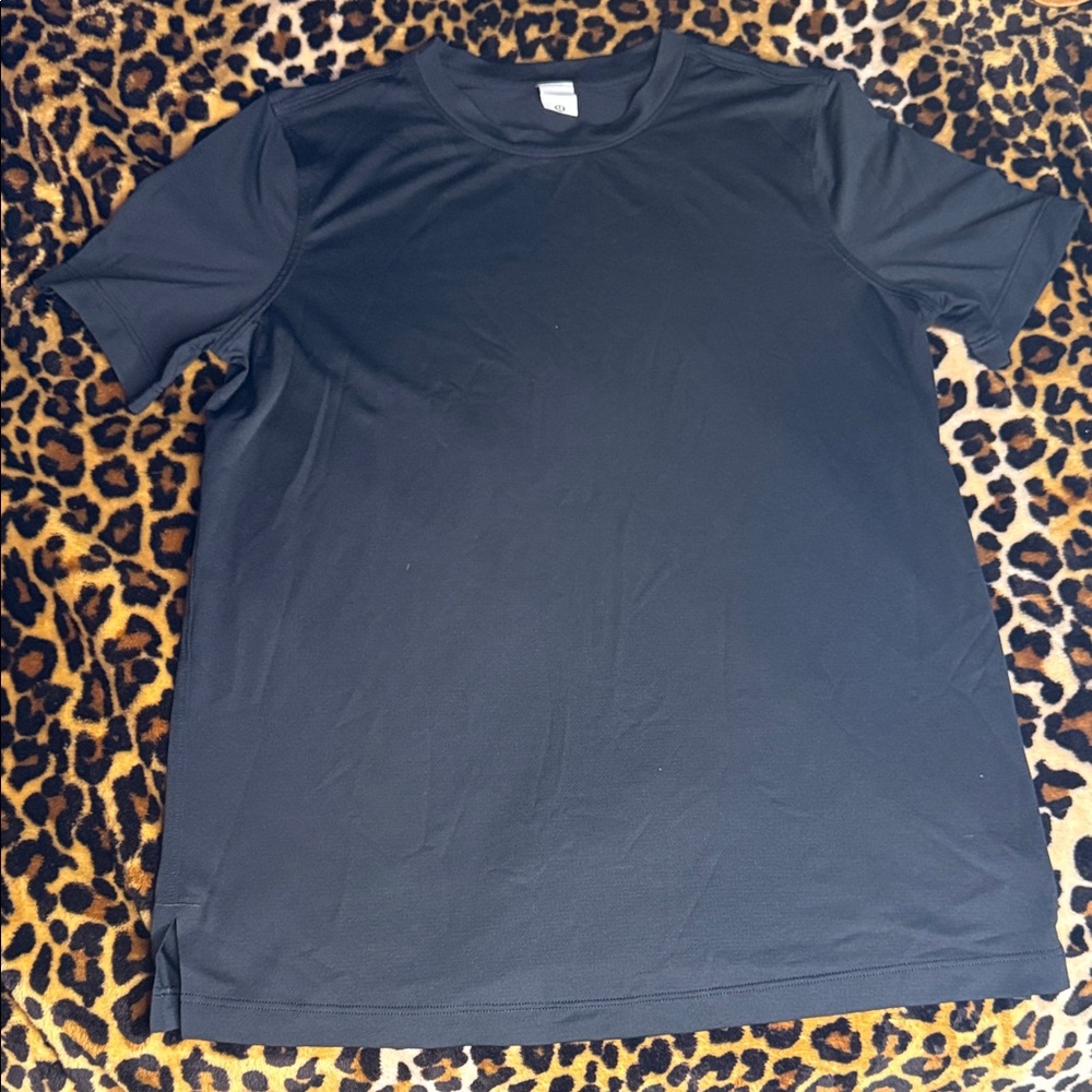 Lululemon tshirt